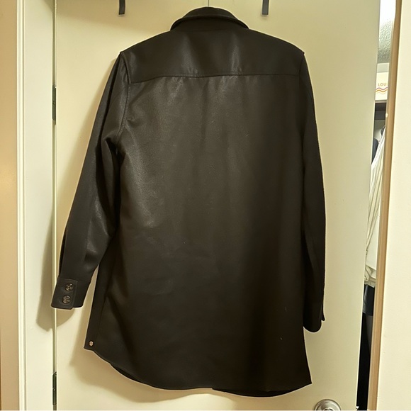 Button up long sleeve - Picture 3 of 3